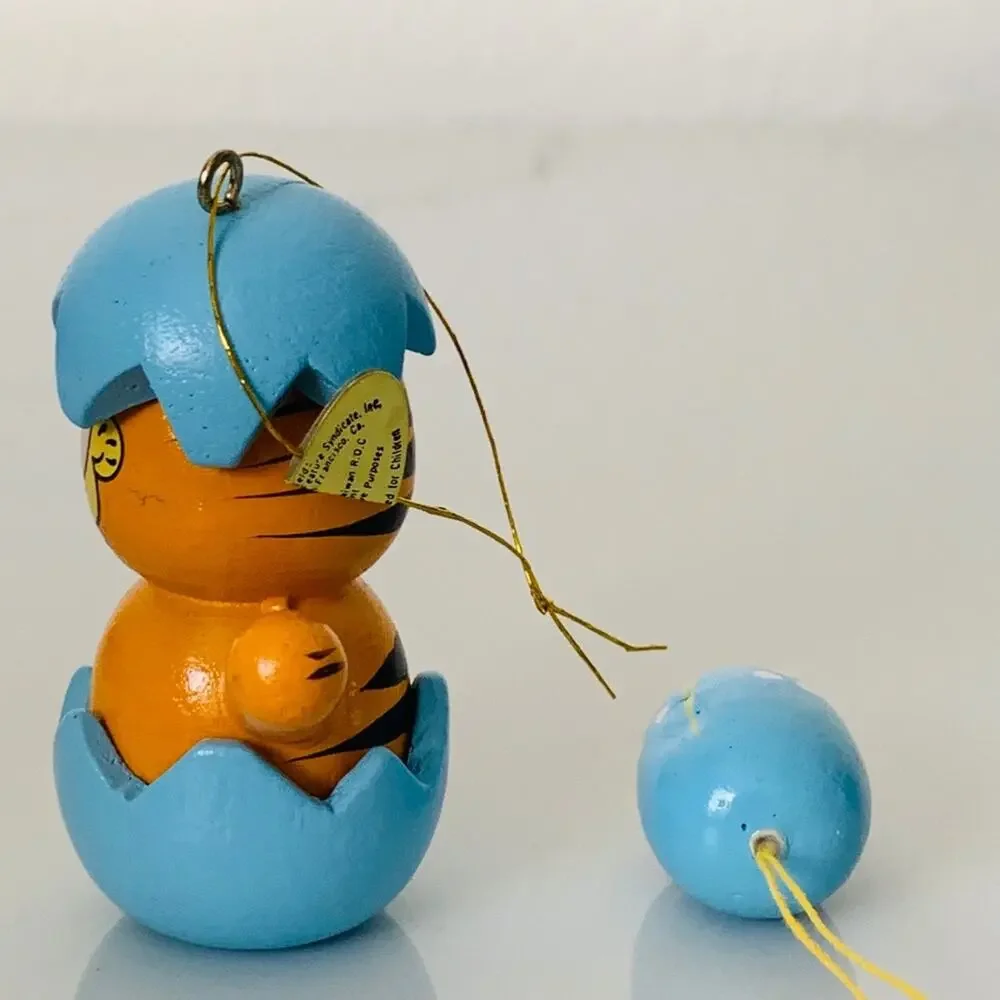 1981 Garfield Wooden Easter Ornament